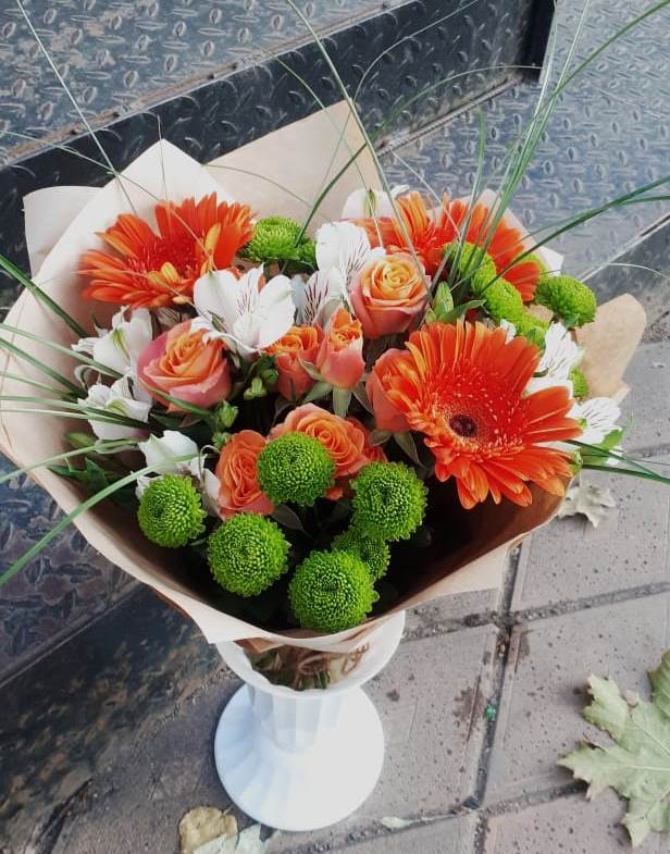 Букет цветов из: Герберы, Хризантемы, Альстромерии и Розы в Ливенке