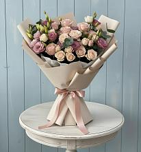 Букет цветов из:  Розы и Лизиантусы в Ливенке