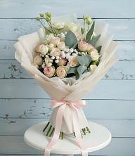 Букет цветов из:  Розы и Лизиантусы в Ливенке