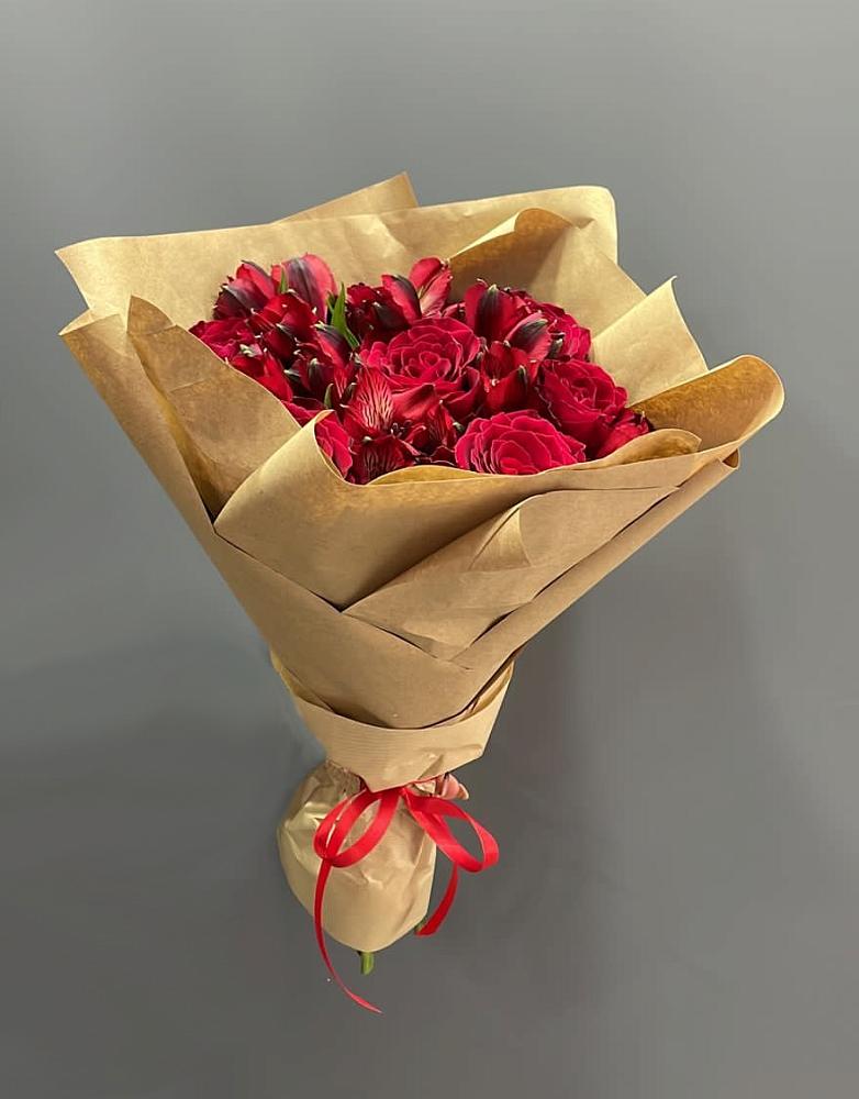 Букет цветов из: Альстромерии и Розы в Ливенке