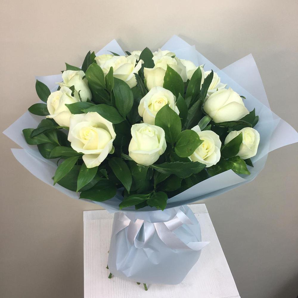 Букет 15 Белых роз Проуд в Ливенке