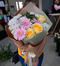 Букет цветов из:  Герберы, Розы и Хризантемы в Ливенке