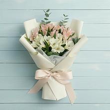 Букет цветов из:  Альстромерии в Ливенке