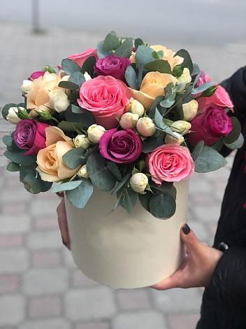Цветочная композиция из Розы в шляпной коробке в Ливенке