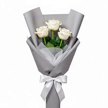 Букет 3 белые розы в Ливенке