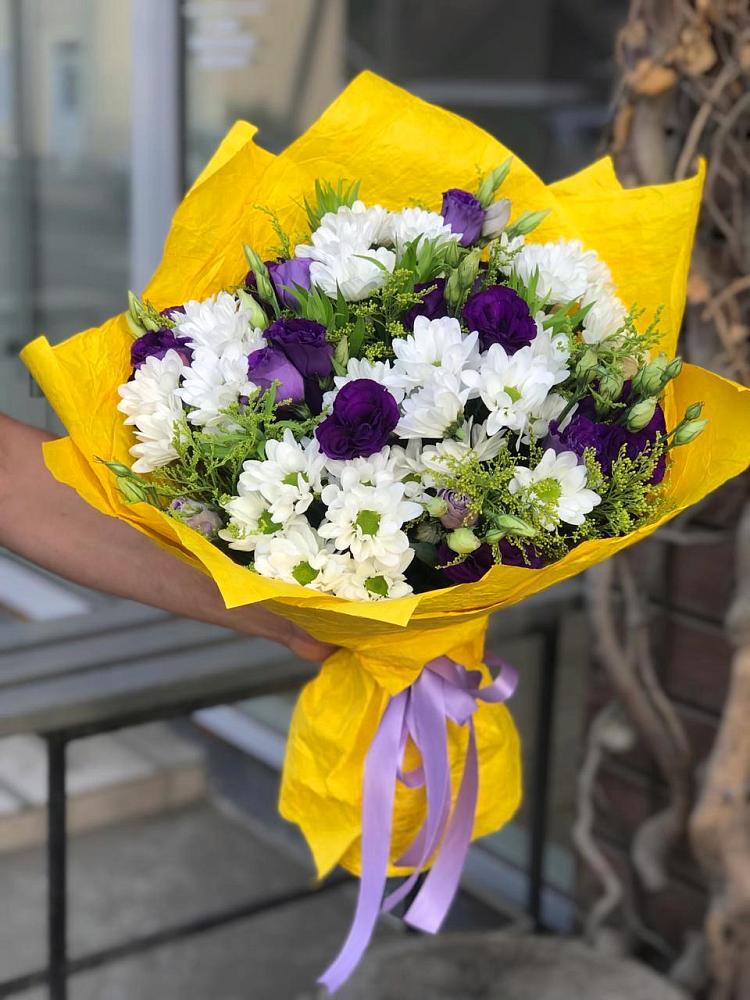 Букет цветов из: Ирисы, Хризантемы и Ромашки в Ливенке