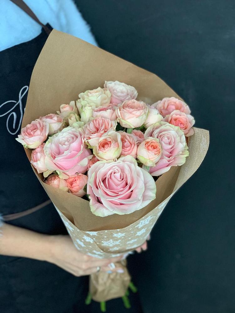 Букет цветов из: Хризантемы и Розы в Ливенке