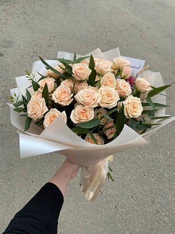 Букет Кремовые розы Латте в Ливенке