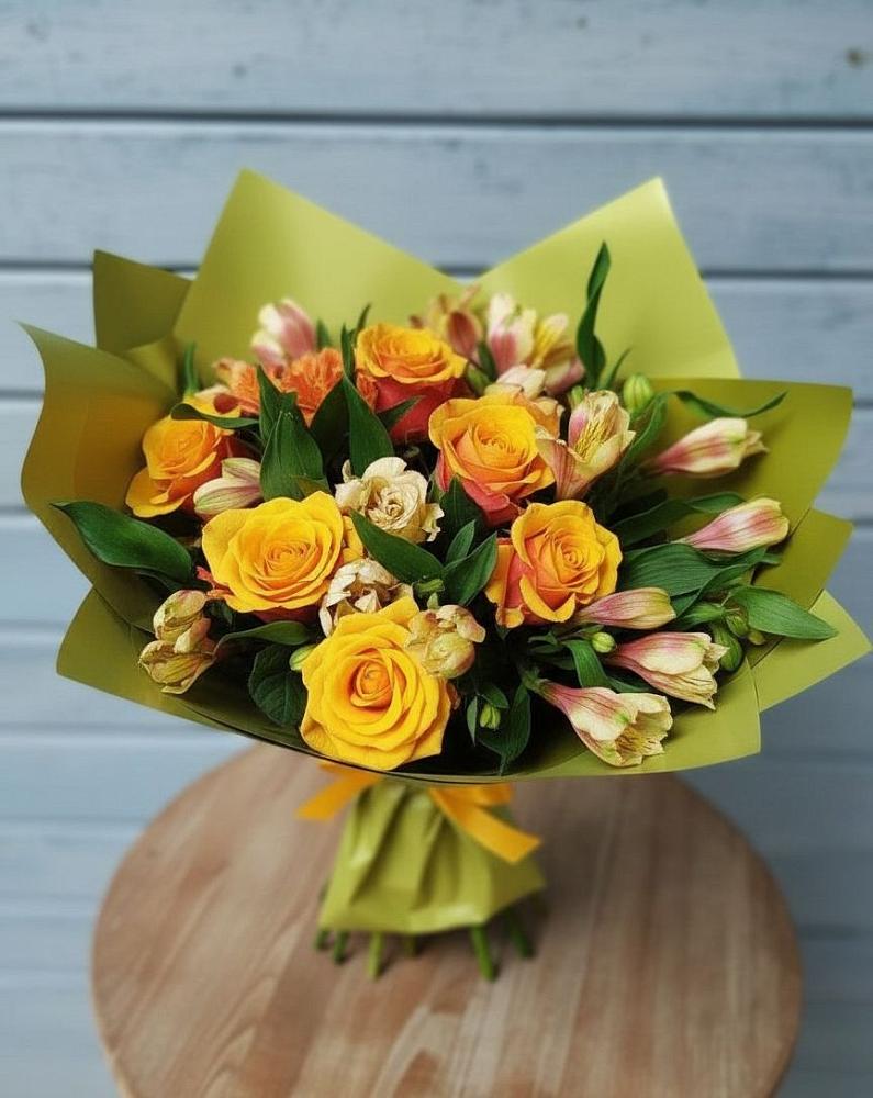 Букет цветов из: Альстромерии и Розы в Ливенке