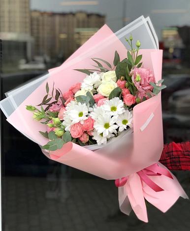 Букет цветов из: Розы, Лизиантусы и Хризантемы в Ливенке