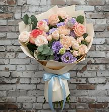 Букет цветов из:  Розы, Лизиантусы и Гвоздики в Ливенке
